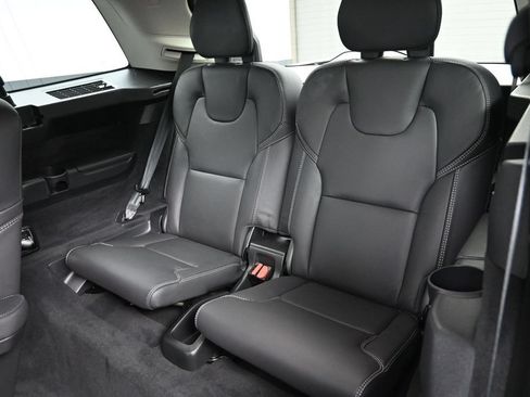 Used 2025 Volvo XC90 B5 Ultra AWD/4WD image 15