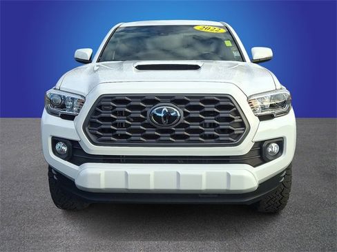 Used 2022 Toyota Tacoma TRD Sport image 2