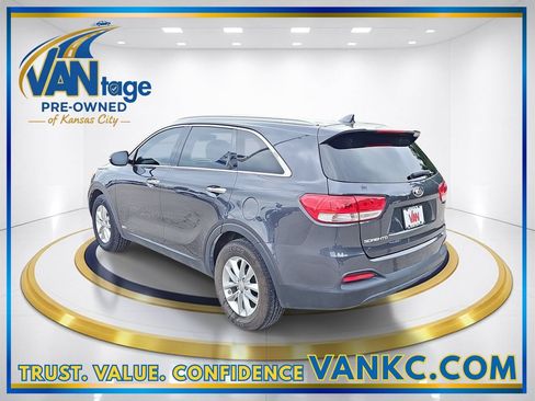 Used 2018 Kia Sorento AWD image 9