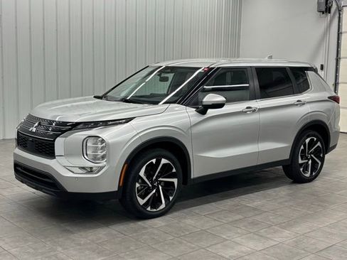 Used 2024 Mitsubishi Outlander FWD image 5