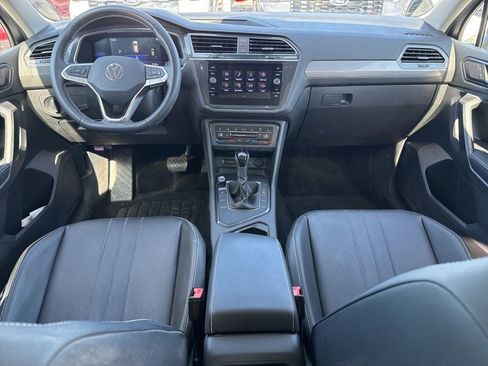 Used 2022 Volkswagen Tiguan SE FWD image 10