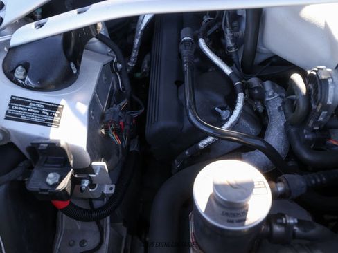 Used 2012 Aston Martin V8 Vantage Roadster image 25