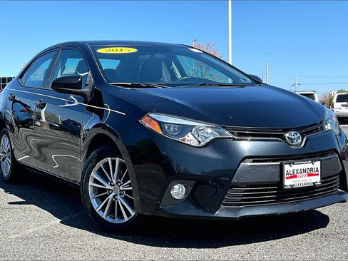 Used 2015 Toyota Corolla LE image 2