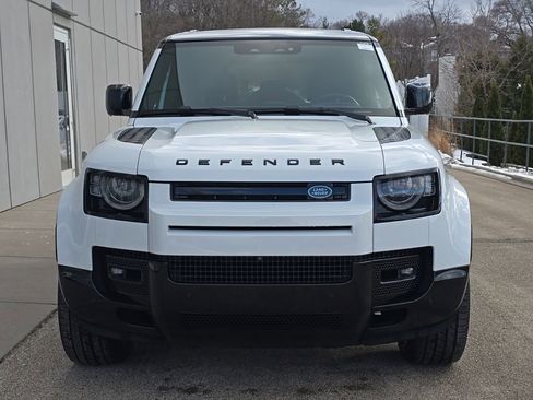 Used 2024 Land Rover Defender 110 X-Dynamic SE AWD/4WD image 2