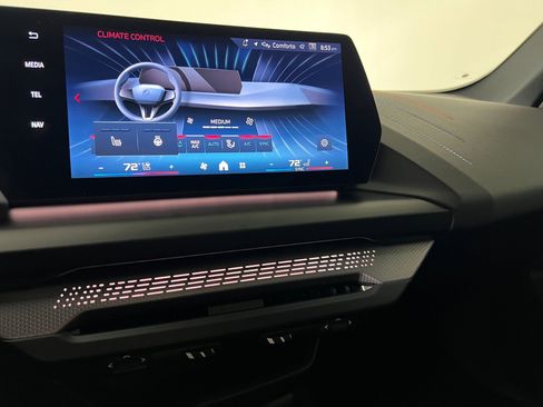 Used 2025 BMW M235i xDrive w/ Premium Package image 30