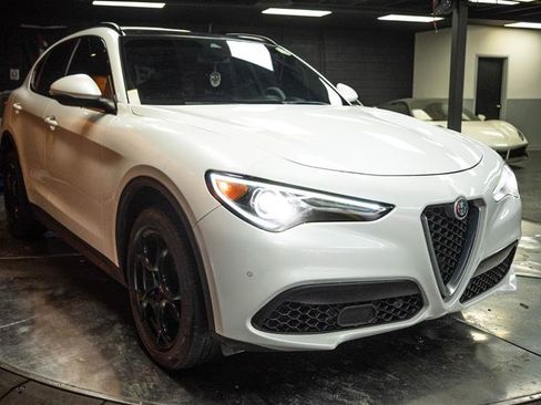 Used 2018 Alfa Romeo Stelvio Ti Sport AWD/4WD image 5