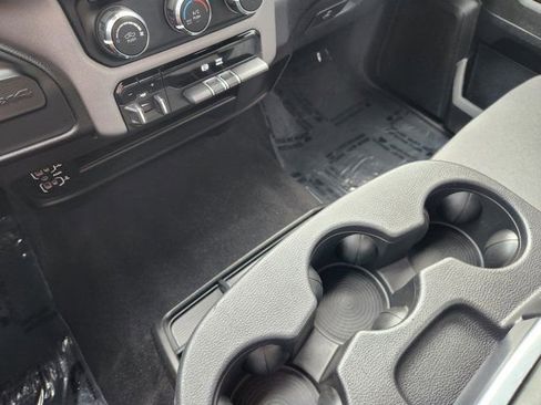 Used 2024 RAM 3500 Big Horn image 24