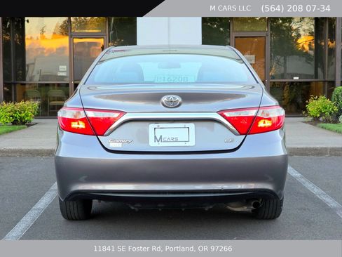 Used 2017 Toyota Camry LE FWD image 7
