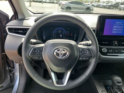 Used 2026 Toyota Corolla Cross LE FWD image 22