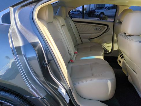 Used 2018 Ford Taurus Limited image 31