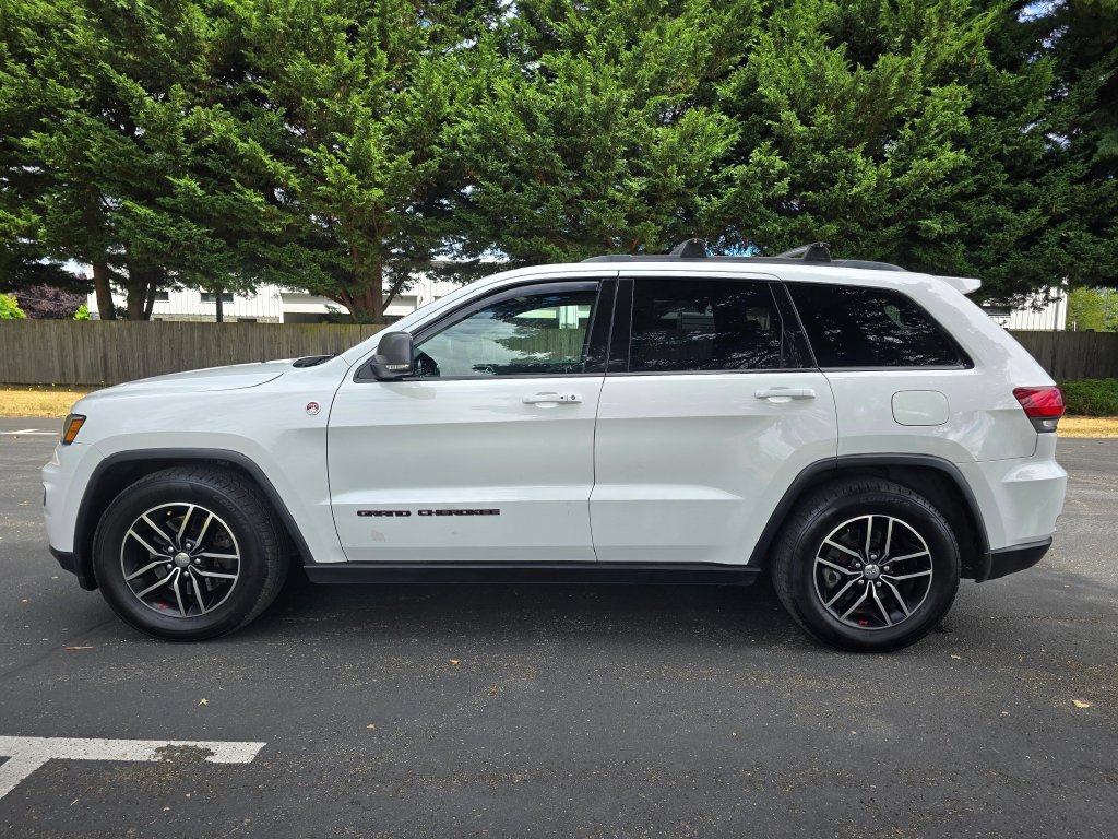 Used 2018 Jeep Grand Cherokee Trailhawk AWD/4WD image 3