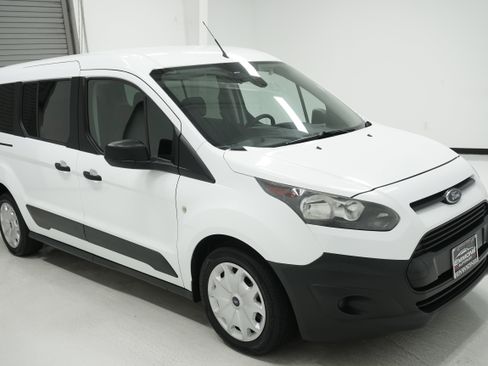 Used 2017 Ford Transit Connect XL image 2