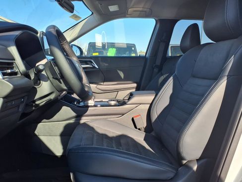 New 2026 Mitsubishi Outlander SE image 6