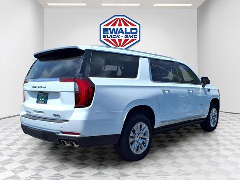 Certified 2025 GMC Yukon XL Denali w/ Sun & Power Step Package AWD/4WD image 5