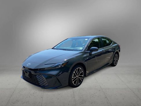 Used 2026 Toyota Camry XLE w/ Premium Package AWD/4WD image 4