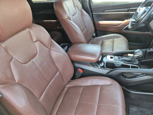 Used 2024 Kia Telluride EX image 20