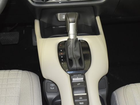 New 2026 Honda HR-V LX image 13