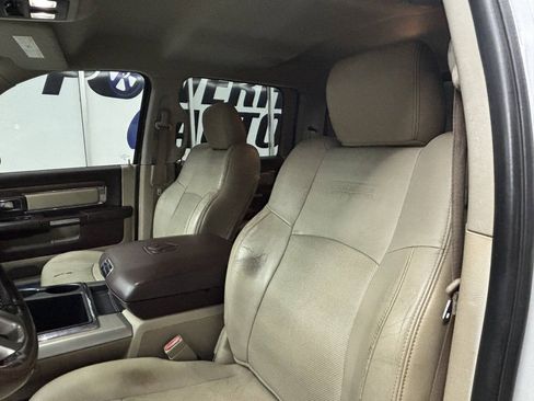 Used 2014 RAM 1500 Laramie w/ Convenience Group AWD/4WD image 19