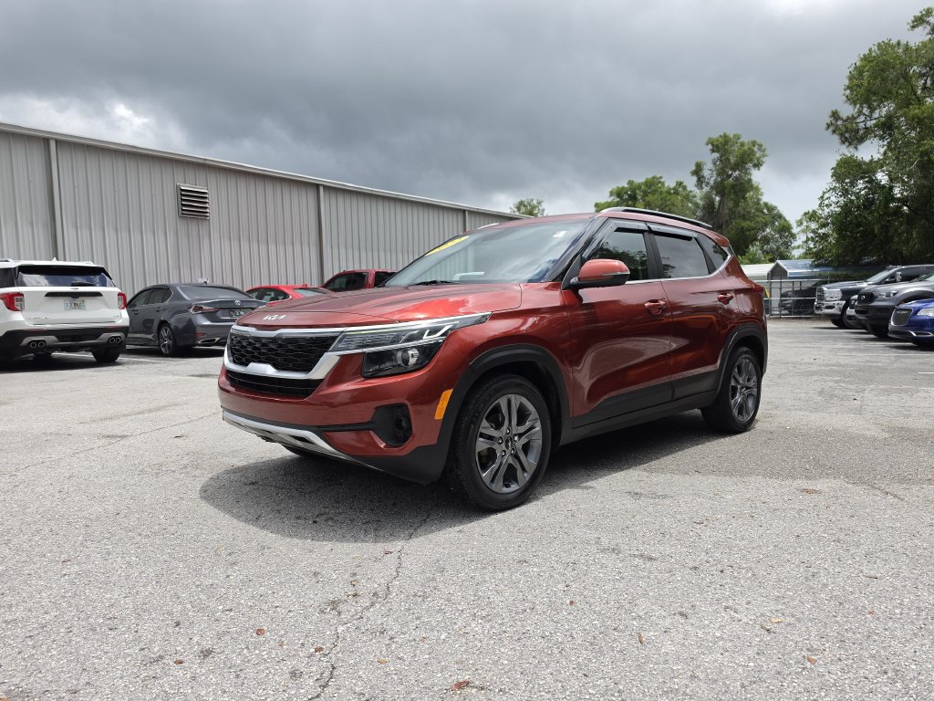 Used 2022 Kia Seltos S FWD image 2