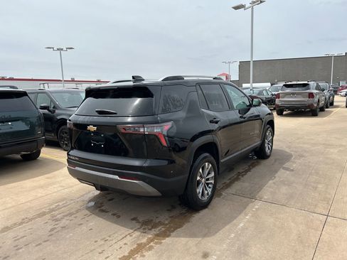 Used 2025 Chevrolet Equinox LT w/ Convenience Package II AWD/4WD image 3