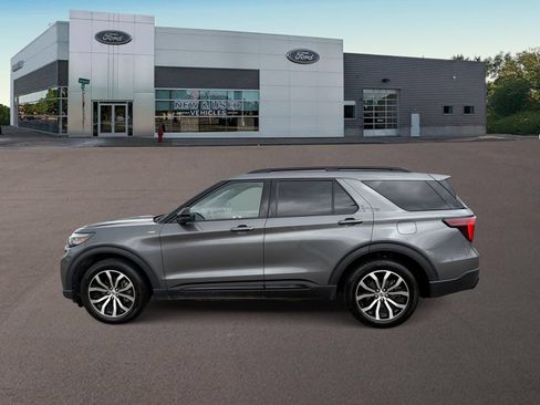 Certified 2025 Ford Explorer ST-Line AWD/4WD image 7