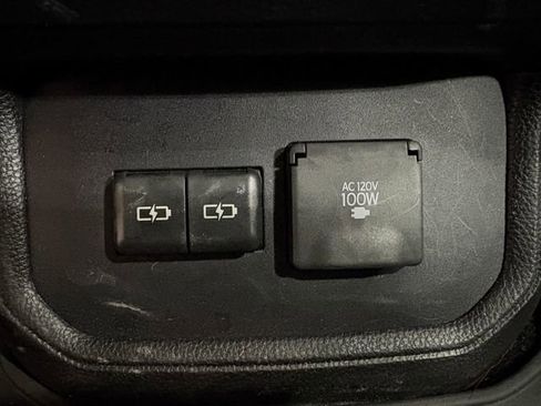 Used 2024 Toyota Highlander Platinum image 26