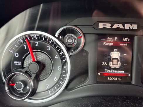 Used 2019 RAM 1500 Big Horn image 12