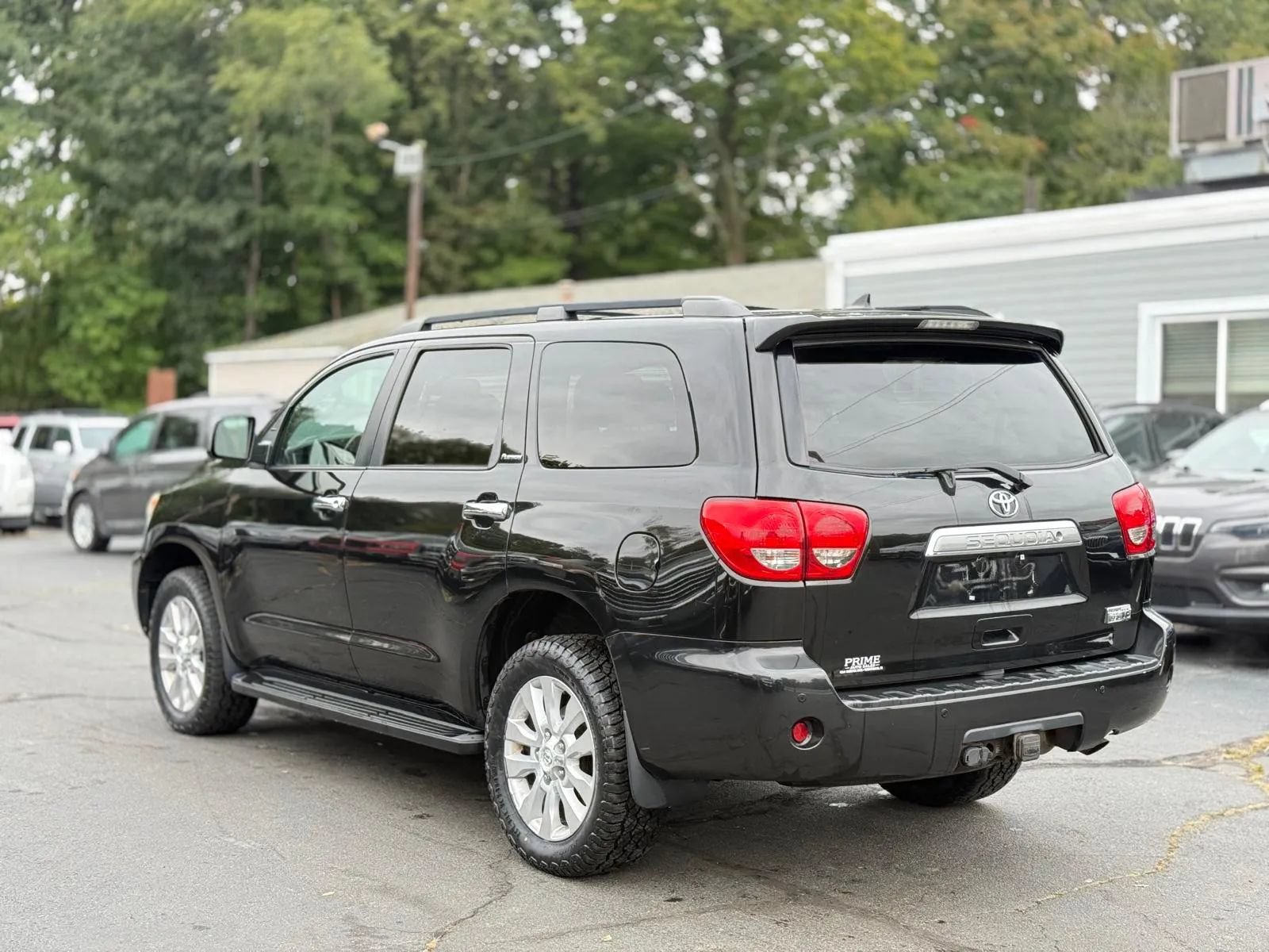 Used 2017 Toyota Sequoia Platinum AWD/4WD image 5