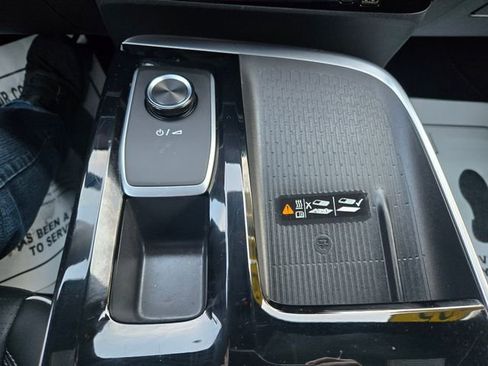 Used 2025 Buick Enclave Sport Touring image 30