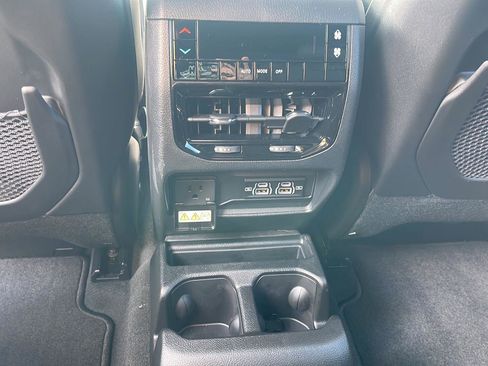 New 2025 Jeep Grand Cherokee L Altitude image 30