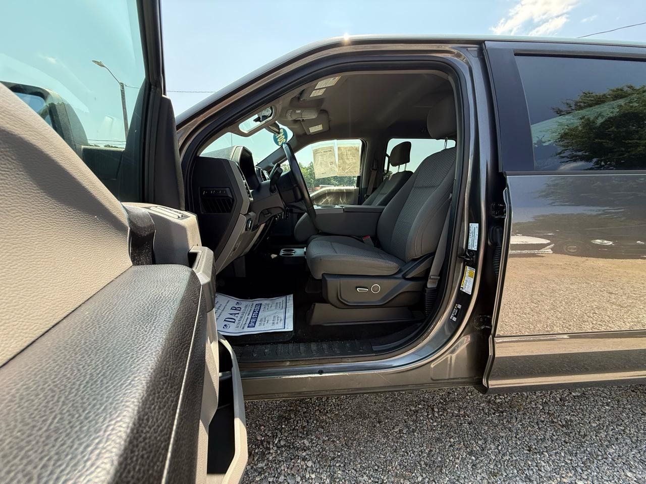 Used 2017 Ford F150 XLT w/ Equipment Group 301A Mid AWD/4WD image 15