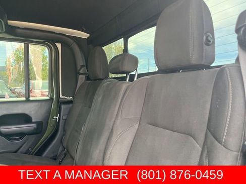 Used 2023 Jeep Gladiator Sport AWD/4WD image 16