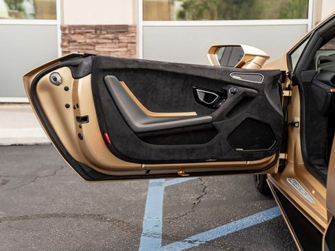 Used 2023 Lamborghini Huracan Tecnica image 11