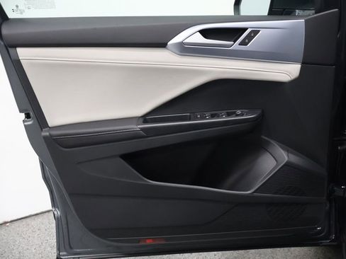 New 2026 Volkswagen Taos SE AWD/4WD image 12