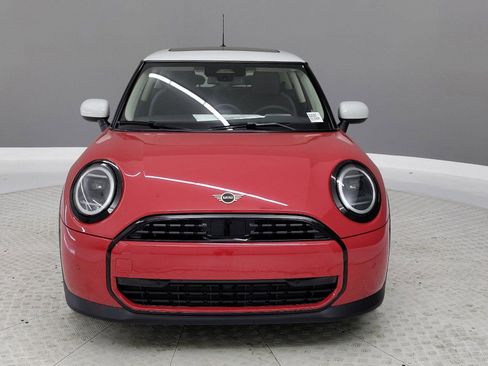 Used 2025 MINI Cooper 2-Door Hardtop image 2