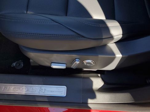 New 2026 Lincoln Nautilus Premier w/ Jet Appearance Package AWD/4WD image 22