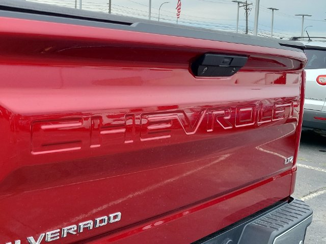 Certified 2022 Chevrolet Silverado 1500 LTZ w/ Technology Package AWD/4WD image 38