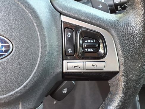 Used 2017 Subaru Outback 2.5i Touring AWD/4WD image 18