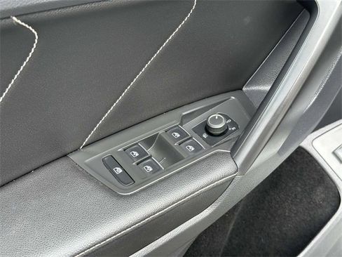 Certified 2022 Volkswagen Tiguan SE w/ Panoramic Sunroof Package image 15