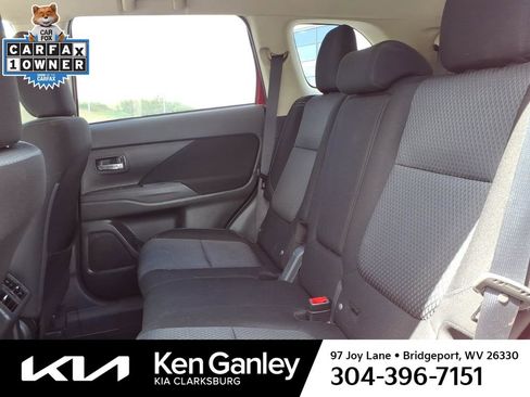 Used 2019 Mitsubishi Outlander AWD image 12