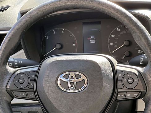 Used 2025 Toyota Corolla LE image 19