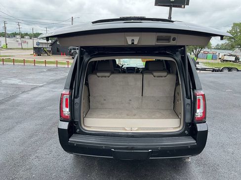 Used 2017 GMC Yukon SLT w/ Premium Edition AWD/4WD image 47