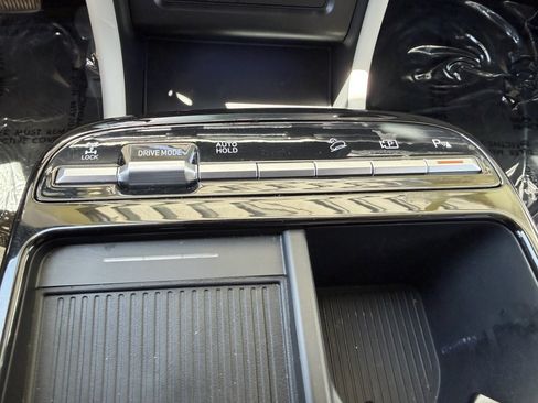 Used 2025 Hyundai Tucson Limited AWD/4WD image 29