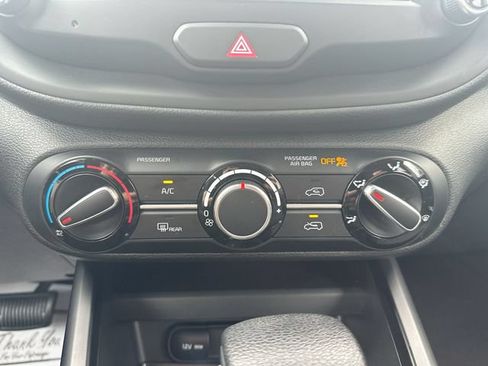 Certified 2023 Kia Soul LX w/ LX Technology Package FWD image 18