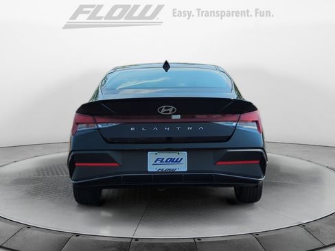 Certified 2025 Hyundai Elantra Sport FWD image 8