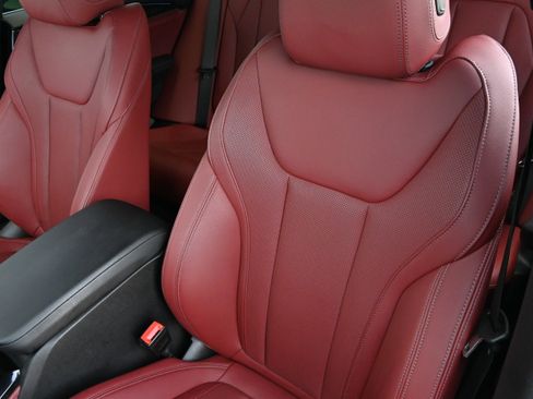 Certified 2025 BMW X4 xDrive30i AWD/4WD image 11