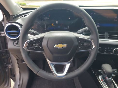 Used 2025 Chevrolet Trax LT w/ Driver Confidence Package image 19