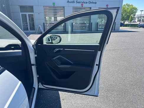 Certified 2025 Audi Q3 2.0T Premium w/ Convenience Package AWD/4WD image 13