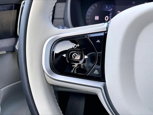 New 2026 Volvo XC90 T8 Ultra w/ Protection Package Premier image 17