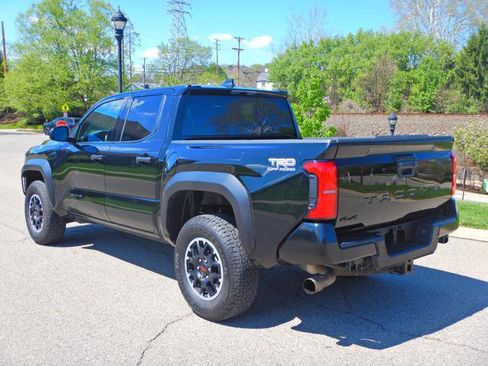Used 2025 Toyota Tacoma TRD Off-Road AWD/4WD image 6
